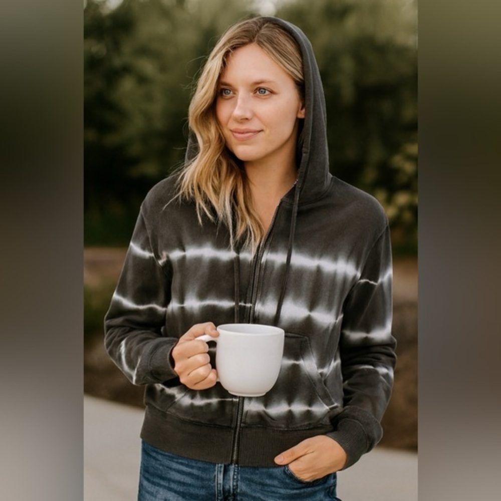 American Eagle Outfitters Gray Tie-Dye Hoodie